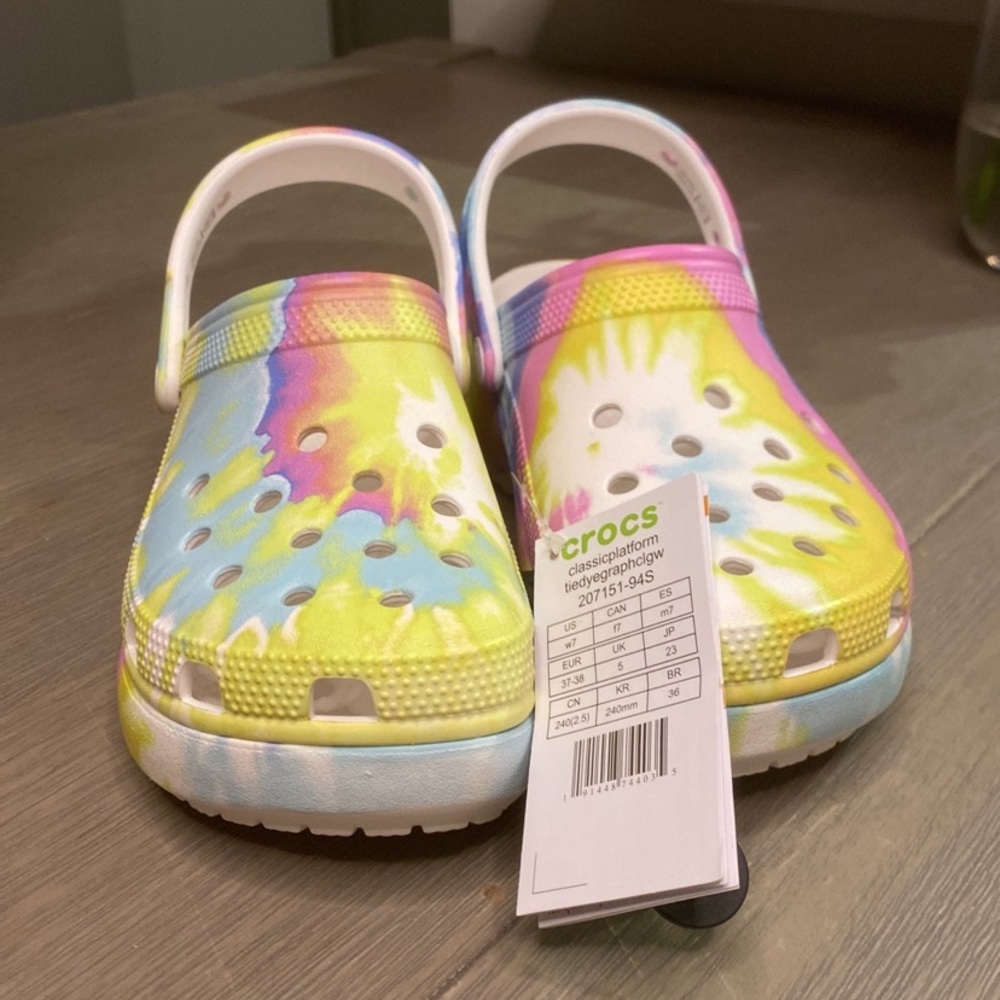 Crocs - Picture 3 of 7